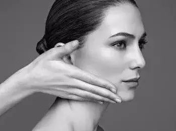 女人一生都想好好珍惜青春可肌肤状态到了一定