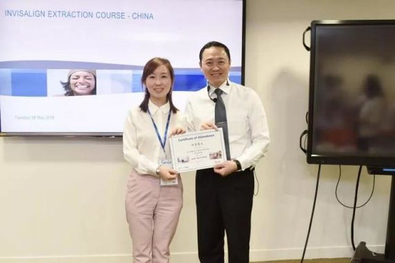 :始于颜值,精于技术,忠于人品一名年轻的牙医微