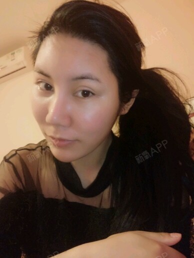 称是Tiya123,今年27岁了,我是一名特约演员,希