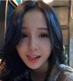 播音主持专业的学生狗一只,高度近视眼,一直都