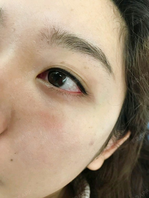 相信很多画眼线的手残党都想过一劳永逸的去做美瞳线