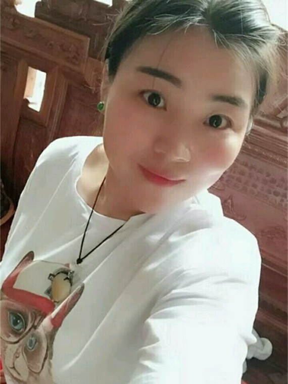 孩子报了特长班,每天接送她呀,一点也不省心,还