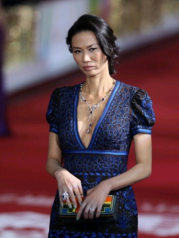 邓文迪和小27岁的男朋友分手?只要保养好男友在高考!