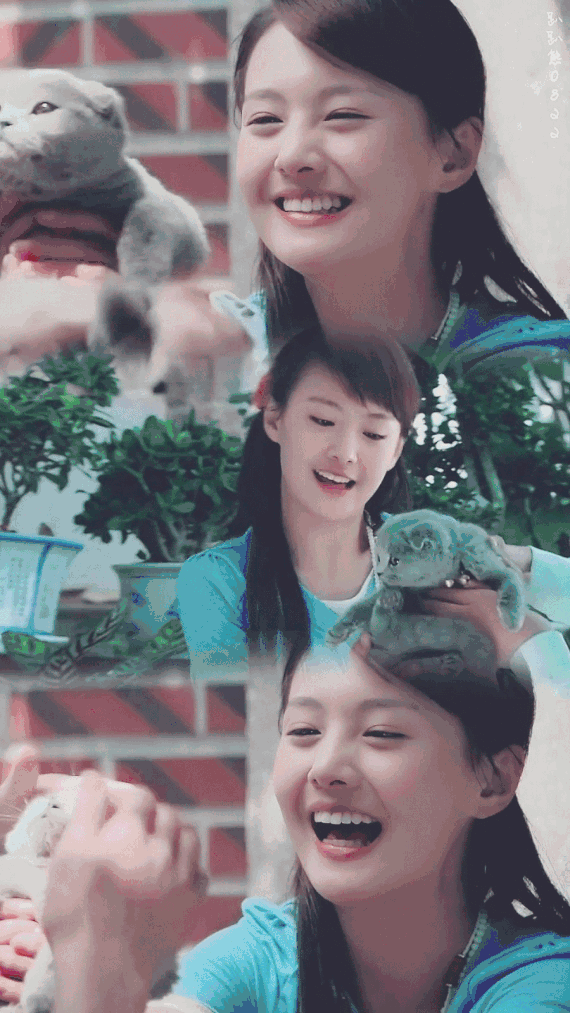 郑爽,是一个非常具有争议性的女明星,很多人都觉得入行十年,没有代表