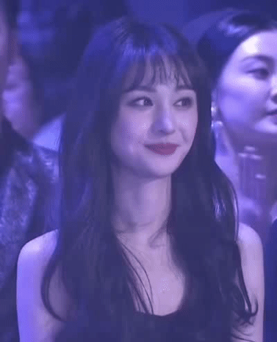 郑爽又去填充了怎么看着嘴歪眼斜的