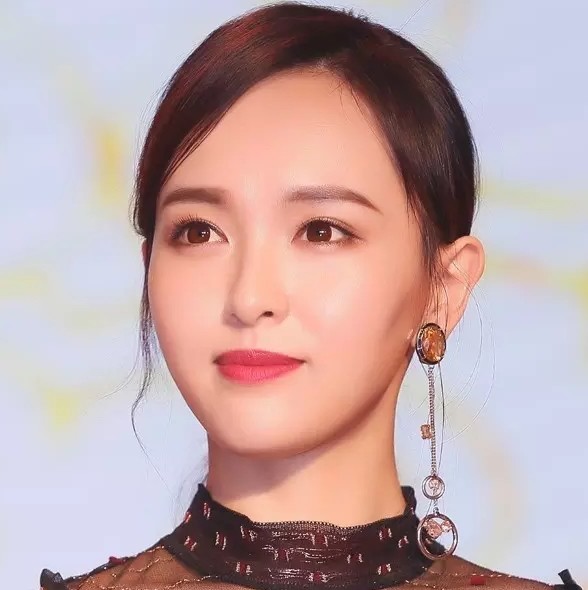 宽额头长额头大额头,唐嫣同款大额头怎么办?