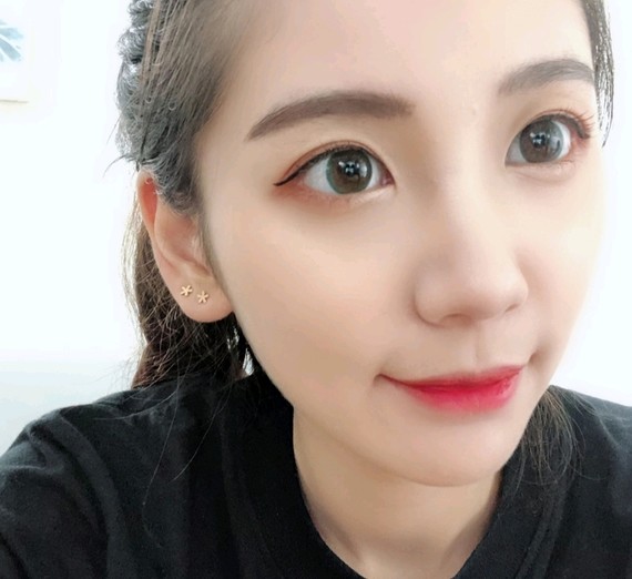 相信很多小仙女都很担心皱纹爬上脸