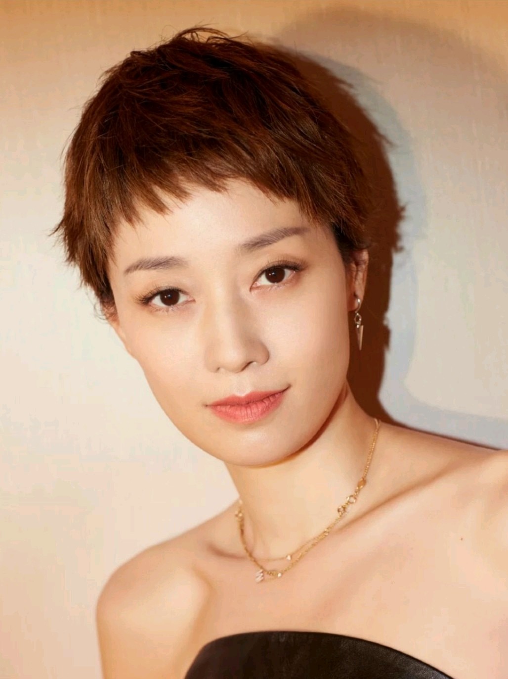 16根据脸型选发型97马伊琍在去年_圈子-新氧美容整形