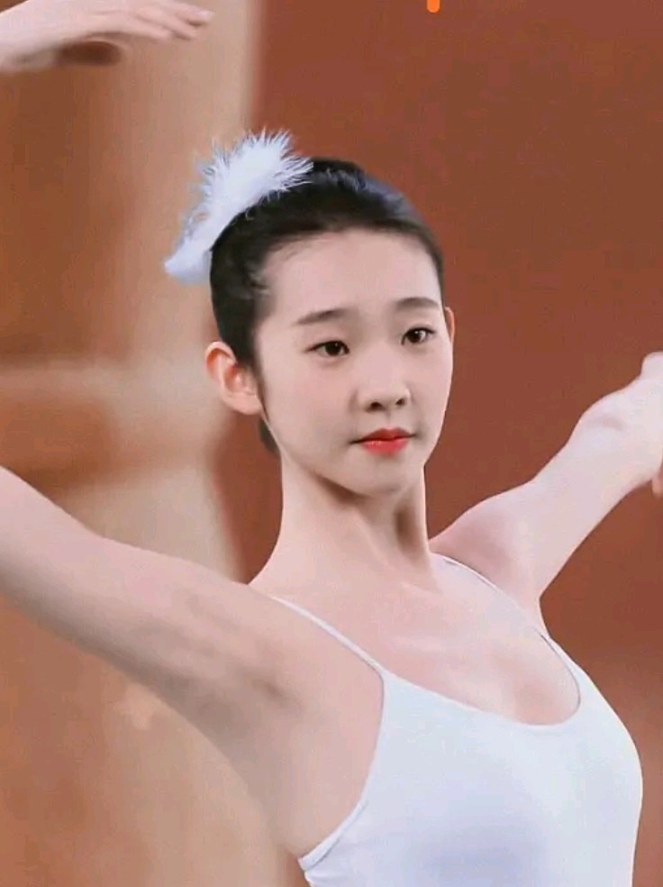 张艺凡五官平奇,可是为什么大家还是被她的颜值给惊艳到了呢