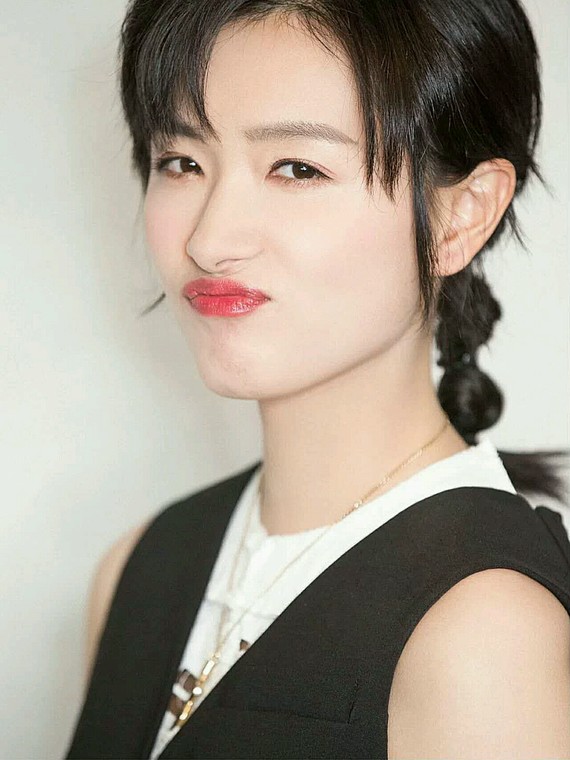想要像仙女一样美丽吗?快来学学万茜吧!