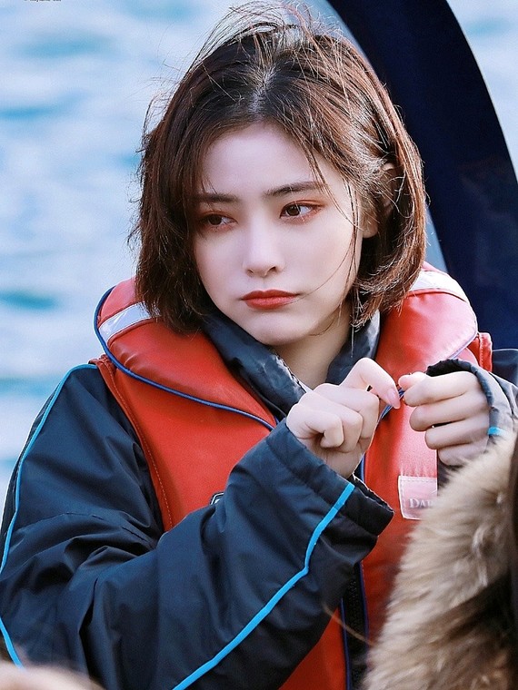 天呐漂亮姐姐还是这么的好看,今天就让我们一起来分析一下许佳琪kiki