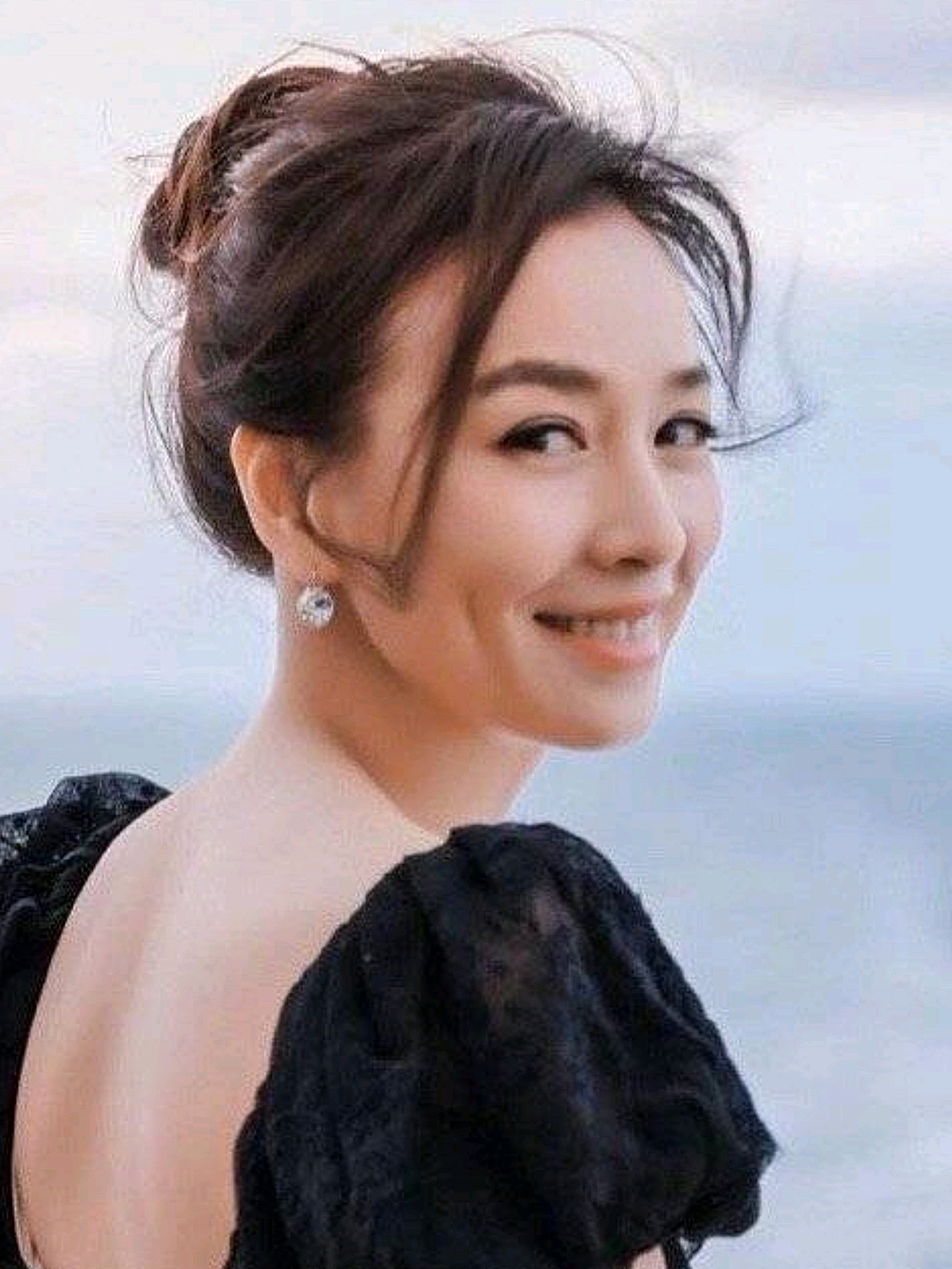 张庭是如何做到年近半百,状态依旧的?