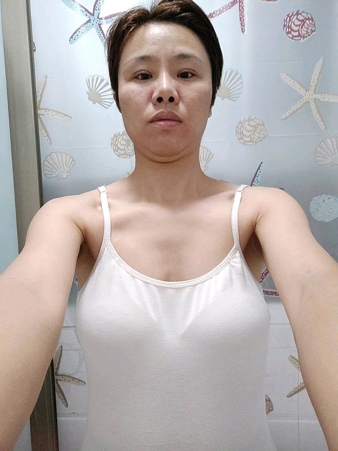 做了胸部填充之后穿的更多的就是乳贴了,搞得我都觉得