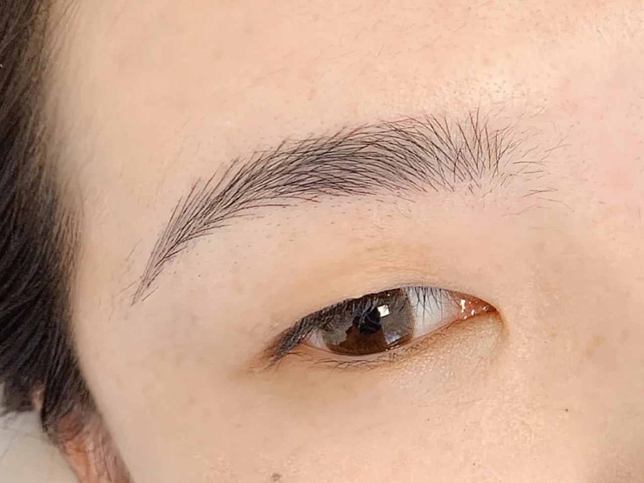 老师很温柔哈,无论是眉形设计,还是纹眉,每个过程都_圈子-新氧美容