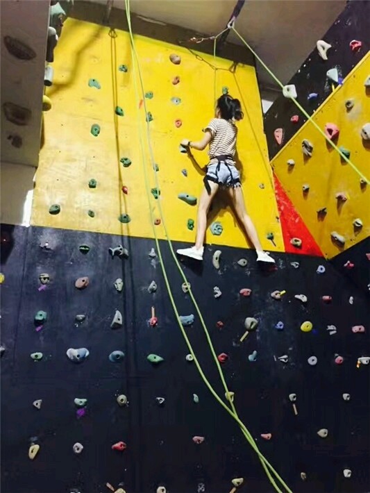 【】手臂抽脂痛吗爱美者在手臂抽脂手术中一般