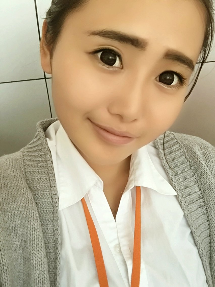 哇咔咔,我纹眉啦,没有纹眉前,化妆超级烦的,一不小心就会画成蜡笔小新