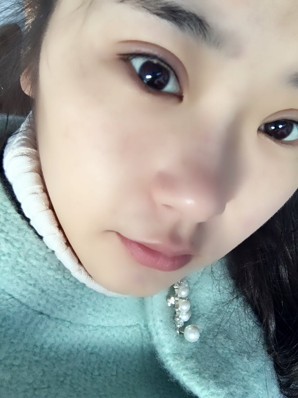             今天去闻了美瞳线,疼