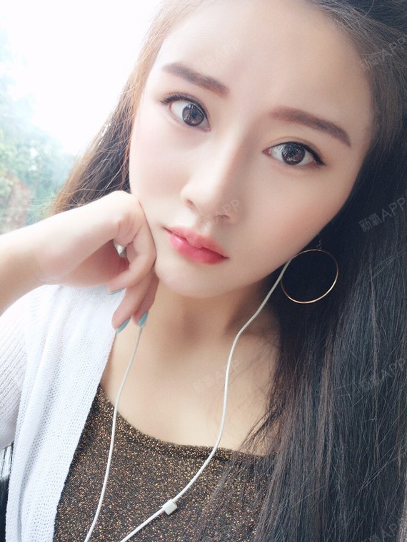 卖萌嘟嘟嘴,是不是觉得楚楚可怜范