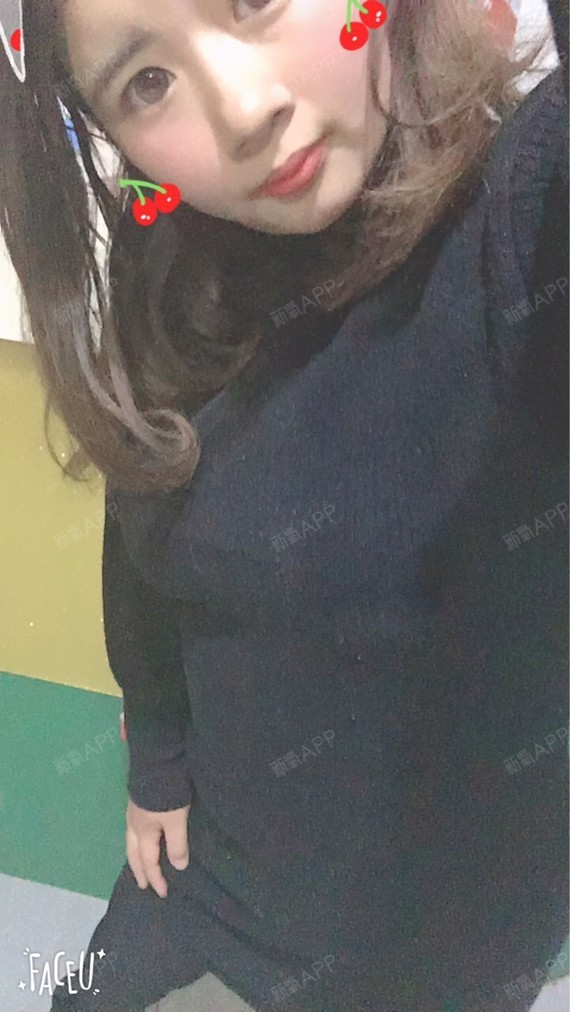 要穿瘦一点的毛衣啦,有点挑了比较v毛衣的歌曲,但是呢,可肚子特意肿网红瘦身的衣服名图片