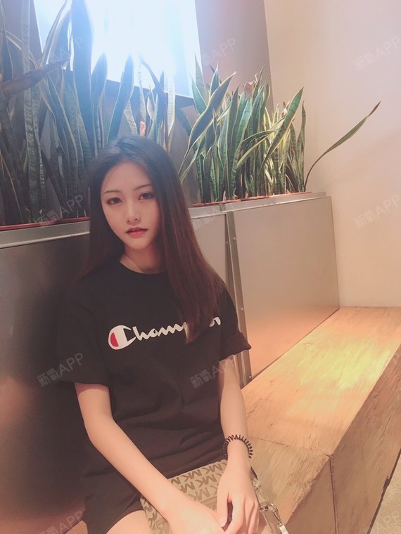 的人玩啦,现在才发现以前总宅在家里我到底错过了多少有趣的事和人啊
