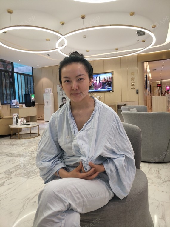 新氧 金子轩 胸部 美体塑形 隆胸 乳头 乳房下垂矫正