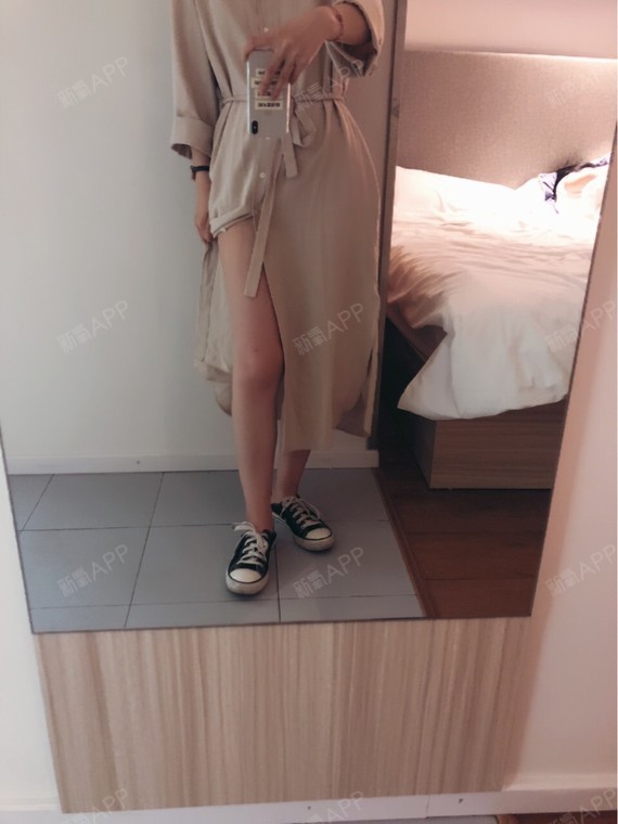 腿型是稳定了挺好看,人瘦了穿衣服都显得瘦瘦高高了.