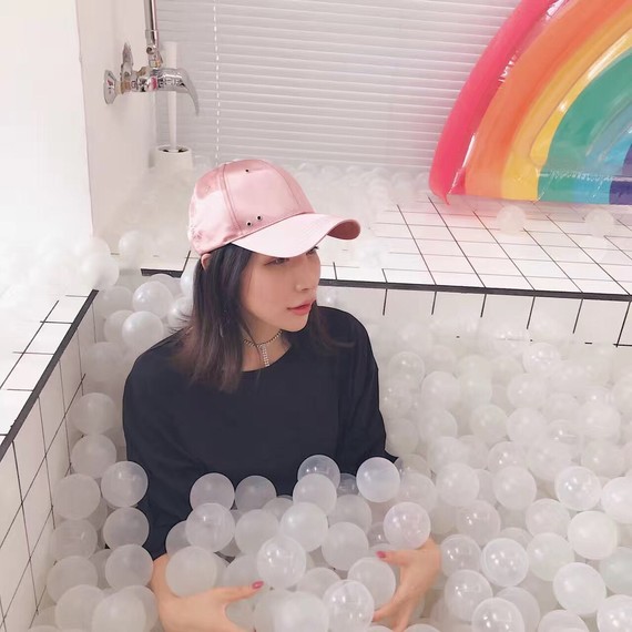 割双眼皮之后眼睛痒怎么办首先,割双眼皮手术