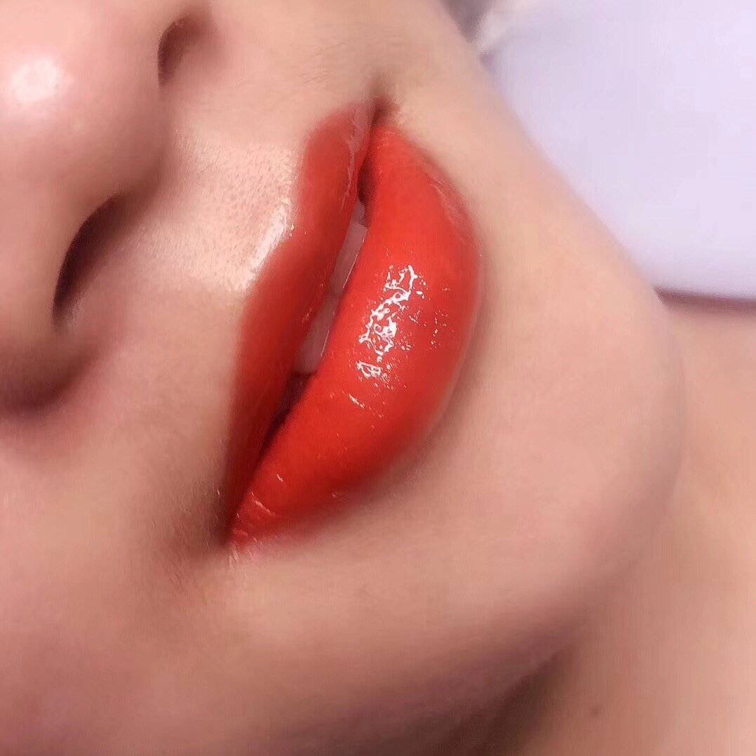太感谢纹唇师了!现在好喜欢自己的嘴唇,自己都想亲自己一口!哈哈!