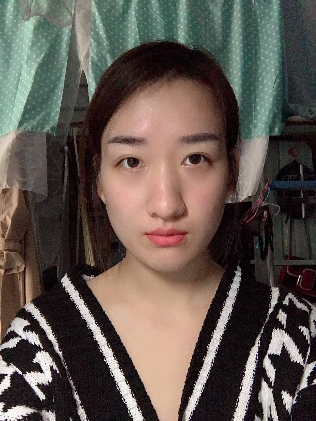 素颜正面,侧面,半侧面.