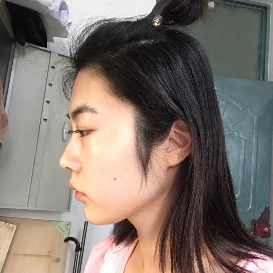 觉得自己鼻子有点长每次p图都会缩短一点 2,我的正脸宽但是侧脸看起来