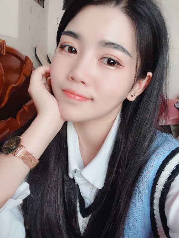 做双眼皮之前一直是双眼皮贴眼线加持而来的大眼睛.