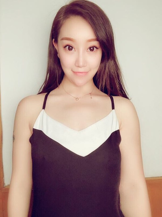 ♀体验者:艾吉尔项目:自体脂肪隆胸机构:北京知