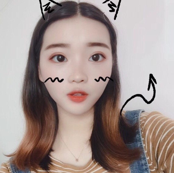——这位小姐姐去割了双眼皮