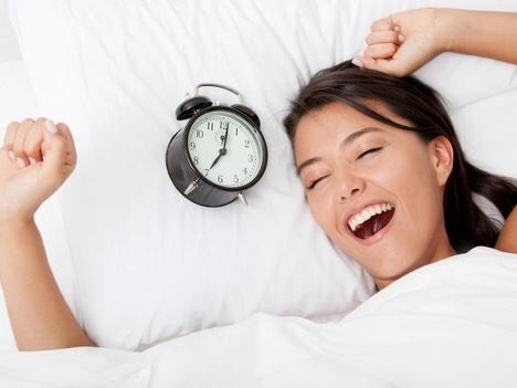 【为什么早上起床会觉得口腔有异味?】答:因为