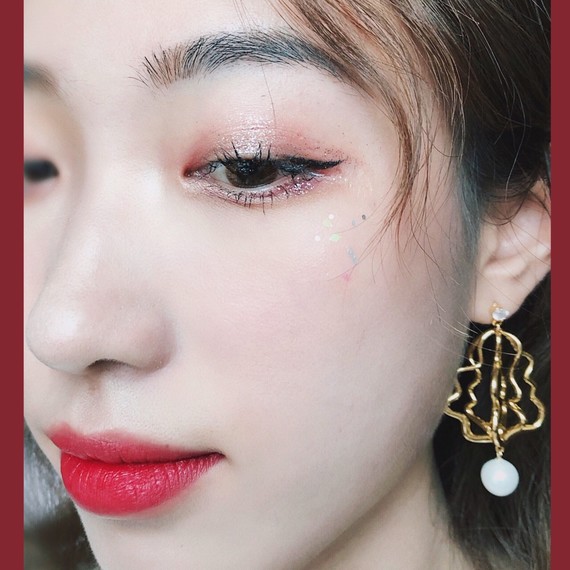 闪瞎你的眼97艳压全场骚气又清纯的蹦迪必备妆容96美商_圈子-新氧