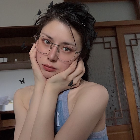 说到混血,其中最好辨认的就是东西方混血,而中日,中韩,中缅等混血感则