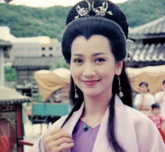 赵雅芝的美人尖太有标志性了.