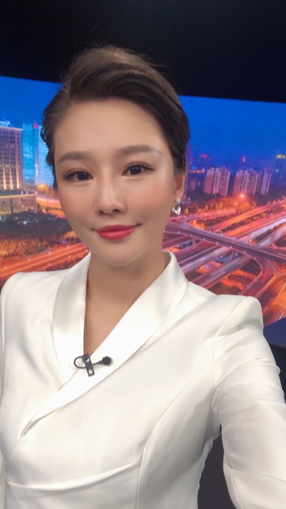 我是成都电视台的主持人刘子惠.