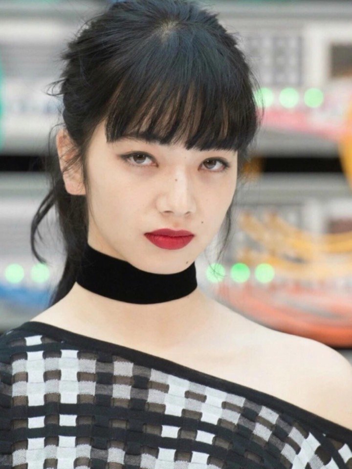 小松菜奈厌世脸好看秘诀大起底