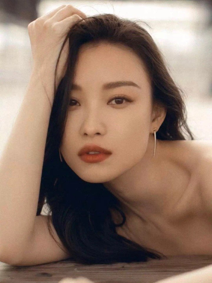 倪妮新剧《流金岁月》和刘诗诗搭档,成为"为妮写诗"组合,两人颜值十分