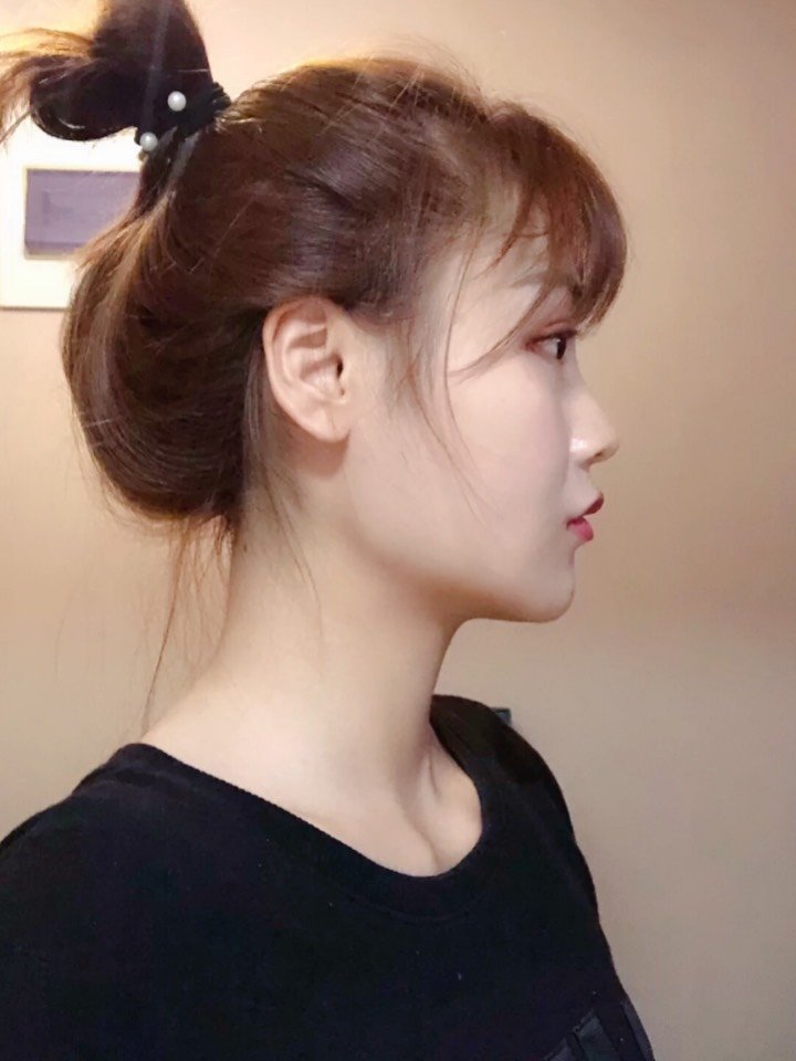 因为脸有点肉肉的婴儿肥,拍照真的很显脸大!