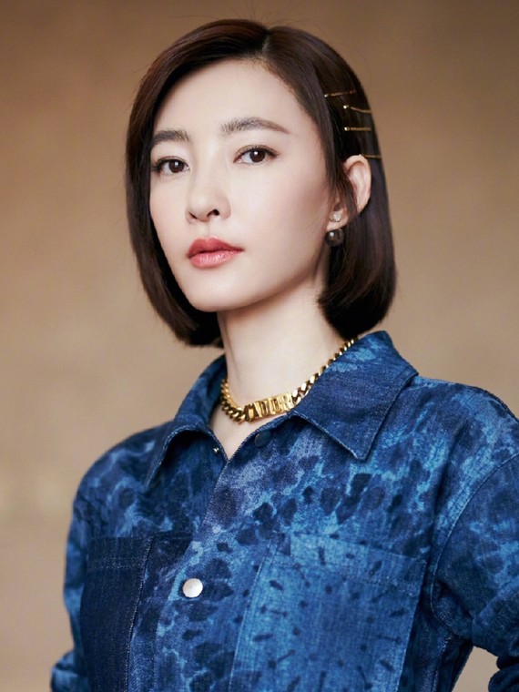素颜女神王丽坤也有过肉条全靠双眼皮变少女