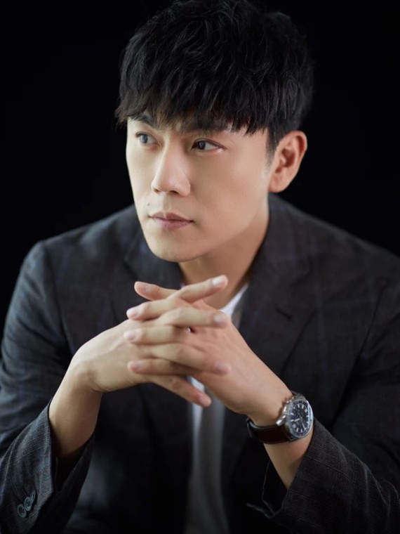 老实说秦昊的长相并不算标准的帅哥,但我发现他的气质_圈子-新氧美容