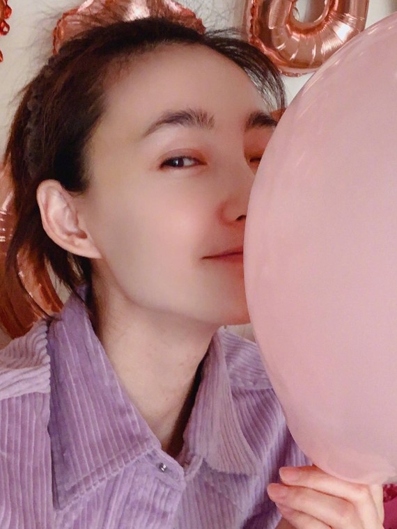 素颜女神王丽坤也有过肉条全靠双眼皮变少女
