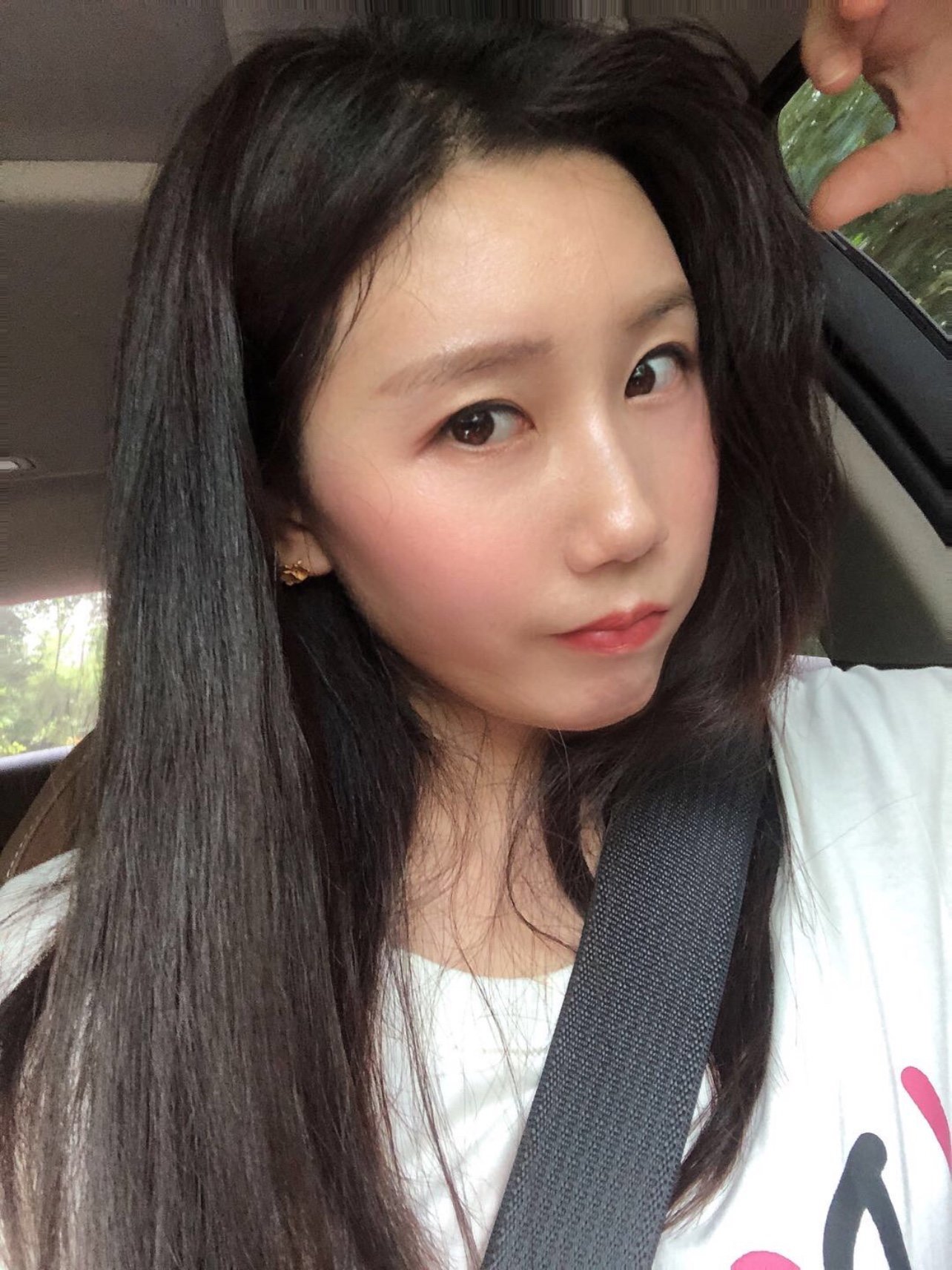 觉得我自己真的是越来越敢自拍了,以前总在意别人的目_圈子-新氧美容
