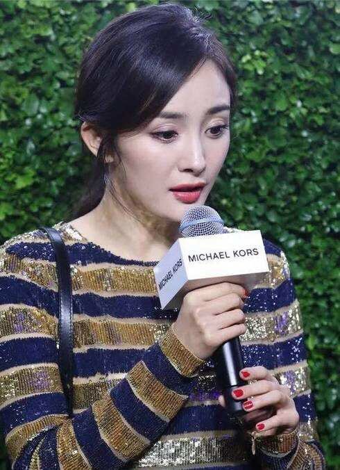 杨幂真的没有削骨吧附本人的实锤图