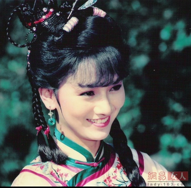 成赵雅芝经典之作,外形清丽脱俗而让人过目难忘,赵雅芝也是邵氏电视剧