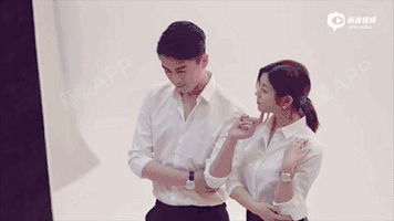 那些年里面一头柔顺的头发的陈妍希  跟陈晓一起喂的狗粮大概可以绕