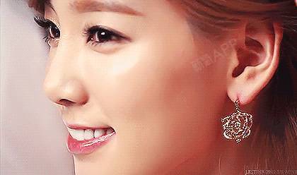 纳尼?每天戴眼镜戴美瞳会令眼袋加重?眼袋不