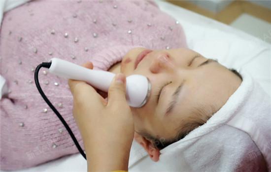 红蓝光祛痘好不好红蓝光消炎杀菌赶跑红肿痘痘